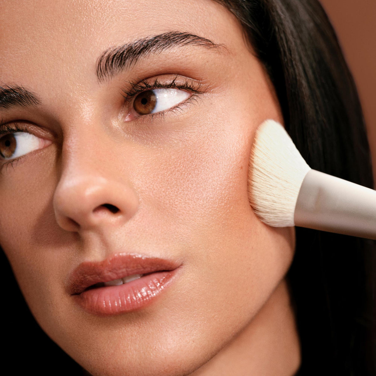 the-bronzer-brush-w6 Bronzer_Brush.jpg