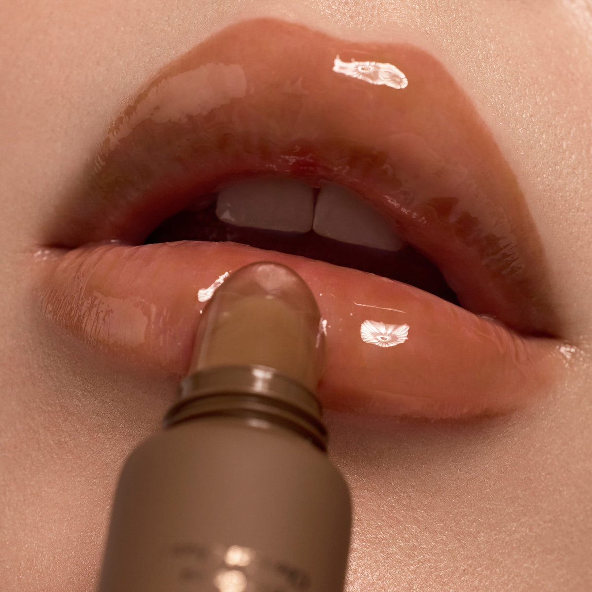 lip-butter-balm-hot-cocoa-i4 LBB-Hot-Cocoa-2025-Lip.jpg